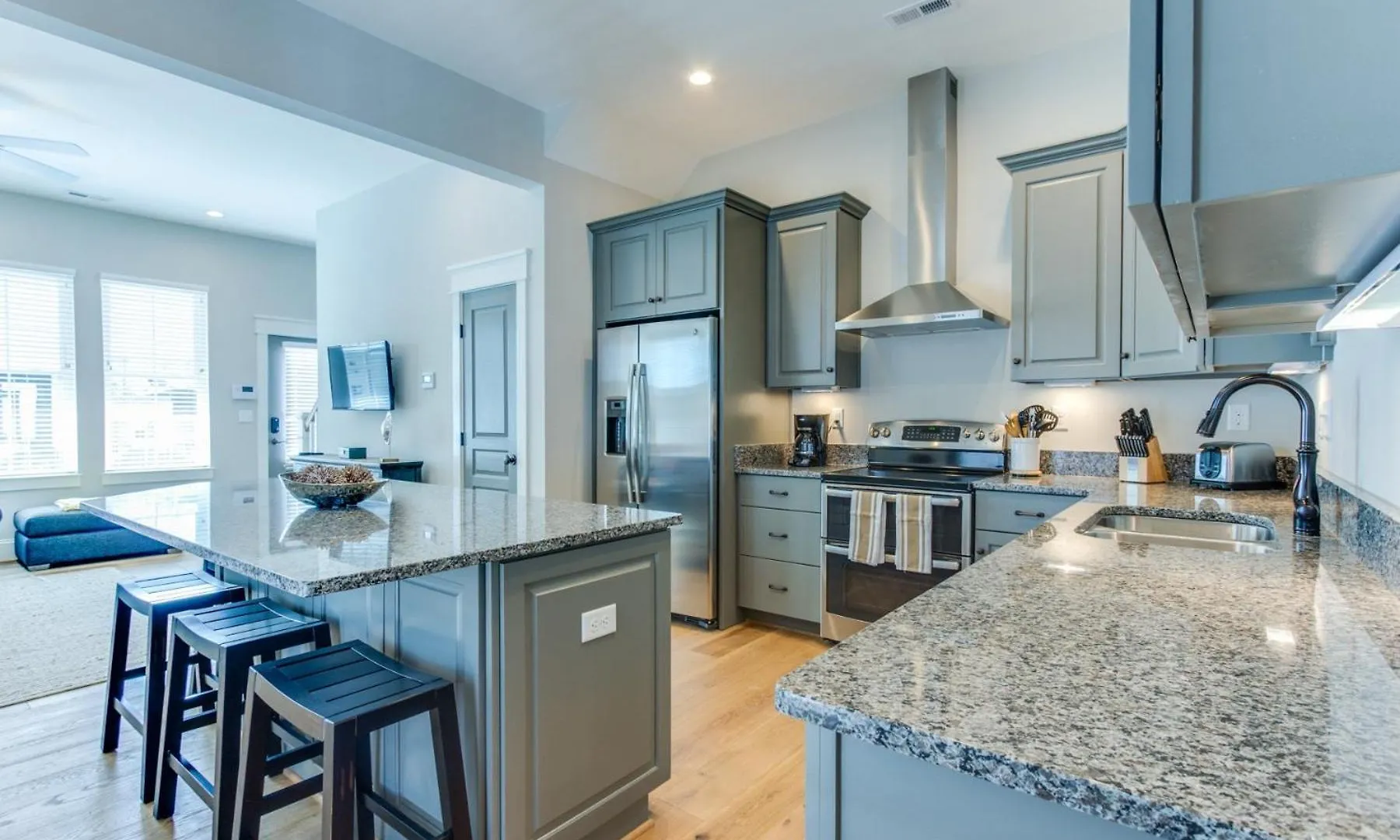 Prázdninový dům 408B The Lynnhaven House Spacious 4 Bedroom Townhouse Walking Distance To The Beach And Boardwalk Virginia Beach