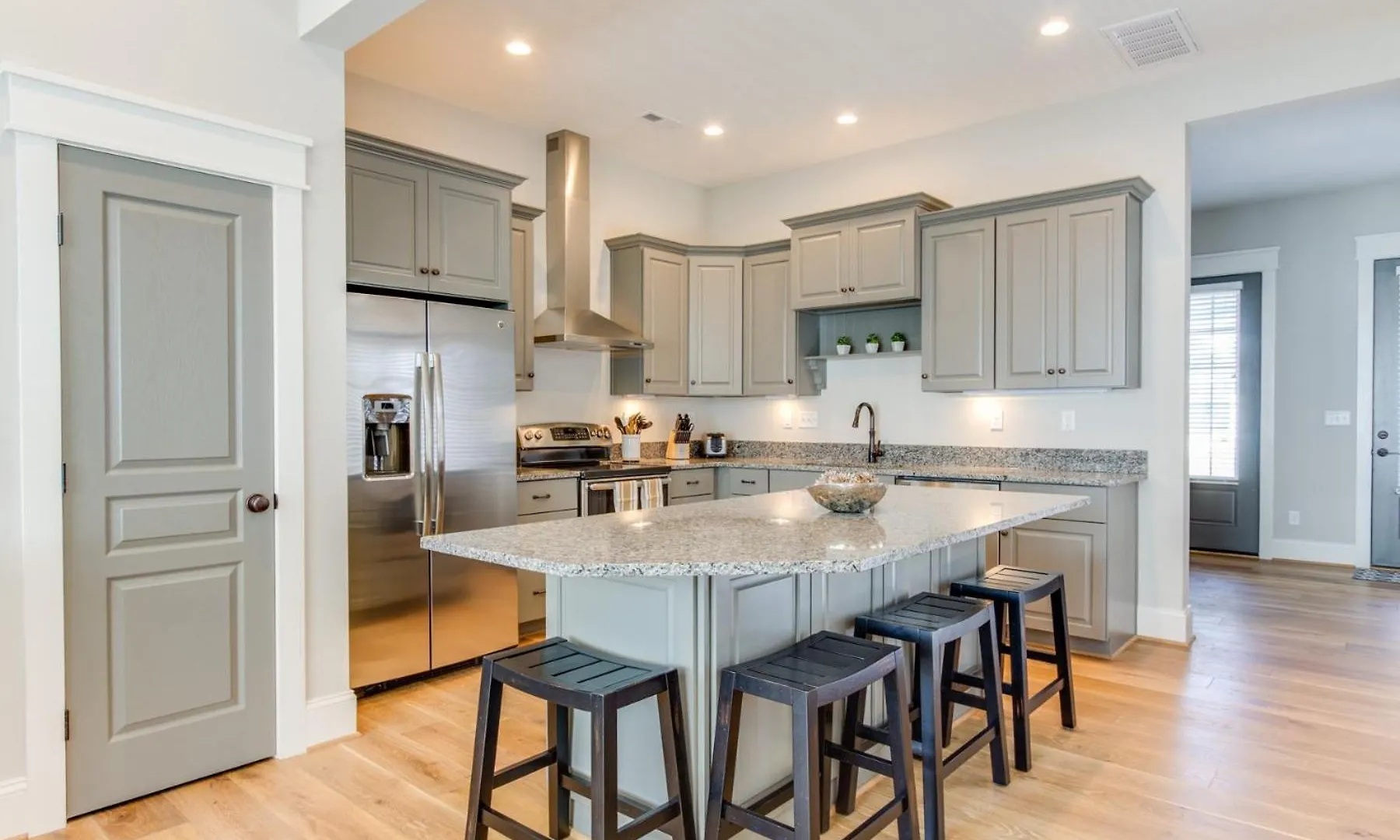 408B The Lynnhaven House Spacious 4 Bedroom Townhouse Walking Distance To The Beach And Boardwalk Virginia Beach