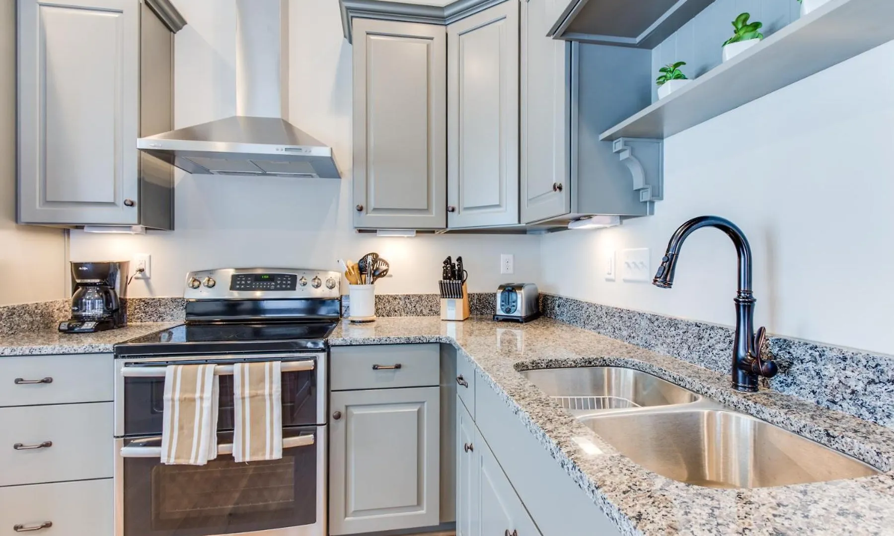 408B The Lynnhaven House Spacious 4 Bedroom Townhouse Walking Distance To The Beach And Boardwalk Virginia Beach Prázdninový dům